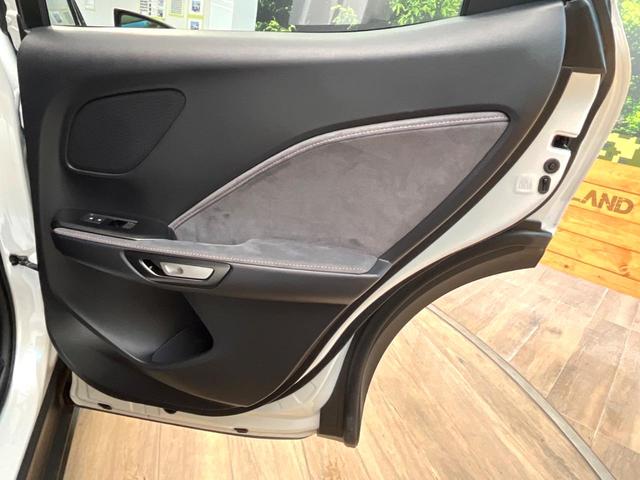 ＬＢＸ アクティブ　禁煙車　９インチディスプレイオーディオ　全周囲カメラ　プリクラッシュセーフティ　レーダークルーズ　ハーフレザーシート　パワーシート　コーナーセンサー　スマートキー　ＥＴＣ２．０　オートハイビーム（32枚目）