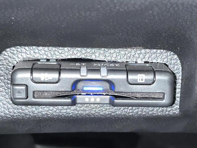 ヴェゼル ｅ：ＨＥＶ　Ｚ　ＳＤナビ　バックカメラ　ホンダセンシング　ステアリングヒーター　シートヒーター　コーナーセンサー　ブラインドビュースポットモニター　禁煙車　ＥＴＣ　ドラレコ　電動リアゲート　ハーフレザーシート（6枚目）