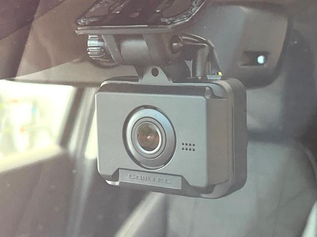 ヴェゼル ｅ：ＨＥＶ　Ｚ　ＳＤナビ　バックカメラ　ホンダセンシング　ステアリングヒーター　シートヒーター　コーナーセンサー　ブラインドビュースポットモニター　禁煙車　ＥＴＣ　ドラレコ　電動リアゲート　ハーフレザーシート（7枚目）