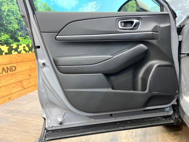 ヴェゼル ｅ：ＨＥＶ　Ｚ　ＳＤナビ　バックカメラ　ホンダセンシング　ステアリングヒーター　シートヒーター　コーナーセンサー　ブラインドビュースポットモニター　禁煙車　ＥＴＣ　ドラレコ　電動リアゲート　ハーフレザーシート（30枚目）