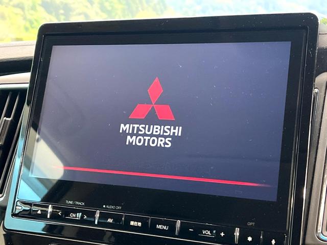 デリカＤ：５ Ｐ　禁煙車　４ＷＤ　ディーゼル（軽油）　両側電動ドア　バックカメラ　衝突被害軽減システム　レーダークルーズ　電動リアゲート　レザーシート　パワーシート　ドラレコ　スマートキー　ＬＥＤヘッド（3枚目）