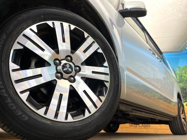 デリカＤ：５ Ｐ　禁煙車　４ＷＤ　ディーゼル（軽油）　両側電動ドア　バックカメラ　衝突被害軽減システム　レーダークルーズ　電動リアゲート　レザーシート　パワーシート　ドラレコ　スマートキー　ＬＥＤヘッド（14枚目）