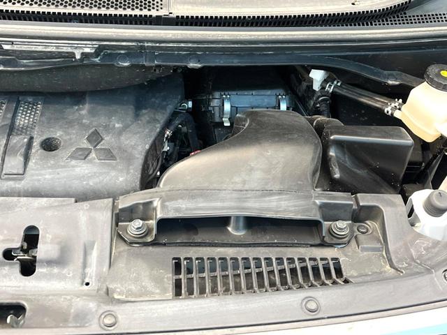 デリカＤ：５ Ｐ　禁煙車　４ＷＤ　ディーゼル（軽油）　両側電動ドア　バックカメラ　衝突被害軽減システム　レーダークルーズ　電動リアゲート　レザーシート　パワーシート　ドラレコ　スマートキー　ＬＥＤヘッド（18枚目）