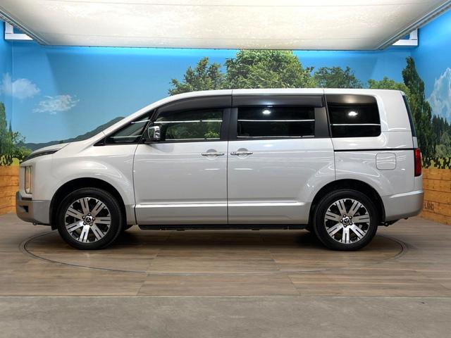 デリカＤ：５ Ｐ　禁煙車　４ＷＤ　ディーゼル（軽油）　両側電動ドア　バックカメラ　衝突被害軽減システム　レーダークルーズ　電動リアゲート　レザーシート　パワーシート　ドラレコ　スマートキー　ＬＥＤヘッド（28枚目）