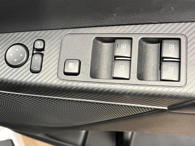 デリカＤ：５ Ｐ　禁煙車　４ＷＤ　ディーゼル（軽油）　両側電動ドア　バックカメラ　衝突被害軽減システム　レーダークルーズ　電動リアゲート　レザーシート　パワーシート　ドラレコ　スマートキー　ＬＥＤヘッド（36枚目）