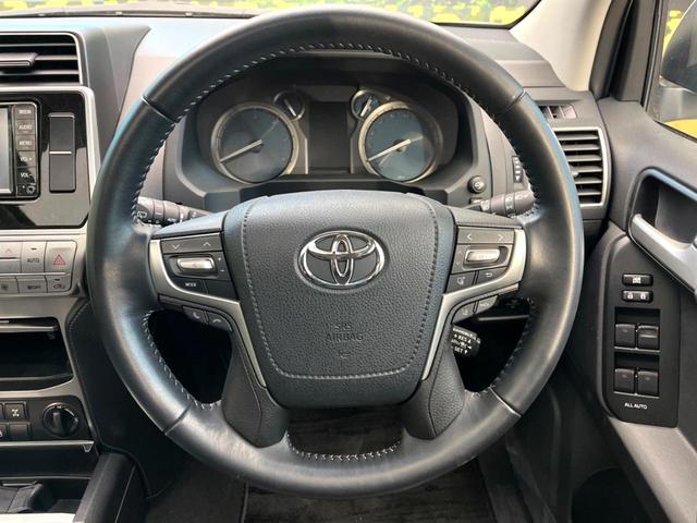 �y�����v�����X�e�A�����O�z�㎿�Ȋv���g�p���邱�ƂŁA��ɂ����������݂ƂĂ��^�]���₷���n���h���ł���