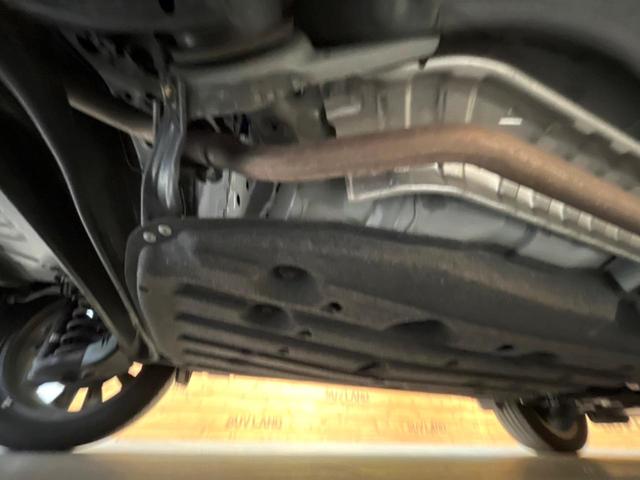 ヴェゼル ｅ：ＨＥＶ　Ｚ　禁煙車　純正９インチナビ　バックカメラ　ホンダセンシング　シートヒーター　ブラインドスポットモニター　レーダークルーズ　電動リアゲート　コーナーセンサー　パドルシフト　ＬＥＤヘッド　ＥＴＣ（22枚目）