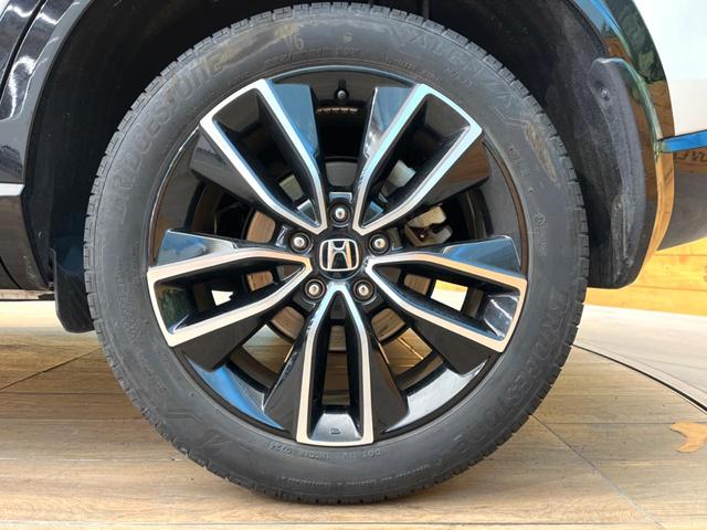 ヴェゼル ｅ：ＨＥＶ　Ｚ　禁煙車　純正９インチナビ　バックカメラ　ホンダセンシング　シートヒーター　ブラインドスポットモニター　レーダークルーズ　電動リアゲート　コーナーセンサー　パドルシフト　ＬＥＤヘッド　ＥＴＣ（24枚目）