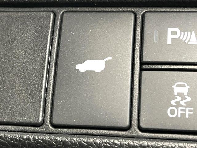 ヴェゼル ｅ：ＨＥＶ　Ｚ　禁煙車　純正９インチナビ　バックカメラ　ホンダセンシング　シートヒーター　ブラインドスポットモニター　レーダークルーズ　電動リアゲート　コーナーセンサー　パドルシフト　ＬＥＤヘッド　ＥＴＣ（42枚目）