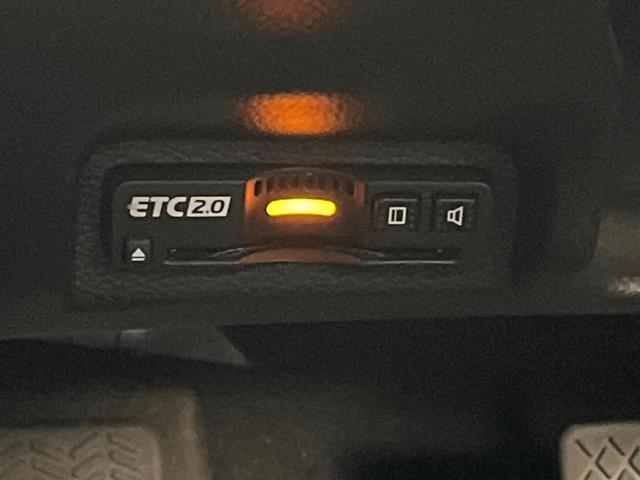 ヴェゼル ｅ：ＨＥＶ　Ｚ　禁煙車　純正９インチナビ　バックカメラ　ホンダセンシング　シートヒーター　ブラインドスポットモニター　レーダークルーズ　電動リアゲート　コーナーセンサー　パドルシフト　ＬＥＤヘッド　ＥＴＣ（52枚目）