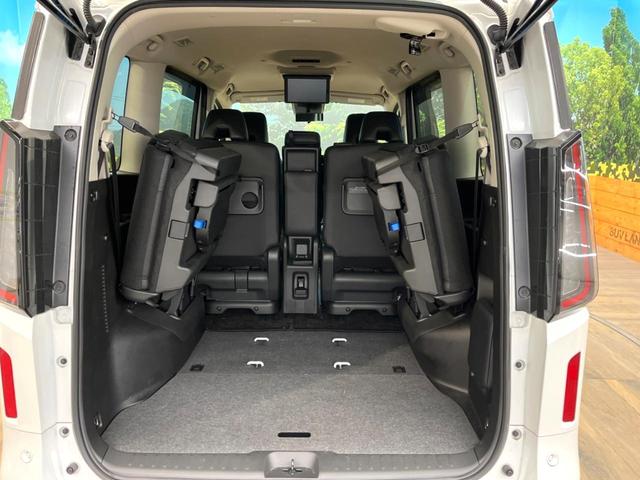 ���i�̂���������ʋ΁A���}���ɏ\���ȉ׎��X�y�[�X���m�ۂ��Ă���܂��B�Z�J���h�V�[�g��|���ƁA�傫�ȉו��̐ύڂ��\�ł���