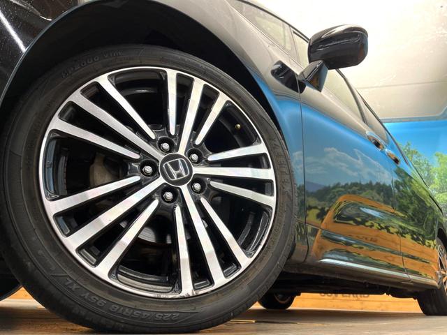 �y�����P�W�C���`�A���~�z�C�[���z�O�ςɃ}�b�`���������A���~�z�C�[���𑕒����Ă���܂��B�e��ЊO�A���~�z�C�[����A�X�^�b�h���X�^�C�����戵�����Ă���܂��B���񂲑��k����������