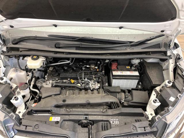 ノア Ｓ－Ｇ　禁煙車　快適利便ＰＫＧ　両側電動ドア　純正１０．５型ナビ　ＥＴＣ　バックカメラ　セーフティセンス　レーダークルーズ　ＣＤ／ＤＶＤデッキ　ＨＤＭＩ入力　シートヒーター　ＬＥＤヘッド　純正１６インチＡＷ（18枚目）