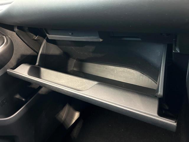 ノア Ｓ－Ｇ　禁煙車　快適利便ＰＫＧ　両側電動ドア　純正１０．５型ナビ　ＥＴＣ　バックカメラ　セーフティセンス　レーダークルーズ　ＣＤ／ＤＶＤデッキ　ＨＤＭＩ入力　シートヒーター　ＬＥＤヘッド　純正１６インチＡＷ（63枚目）