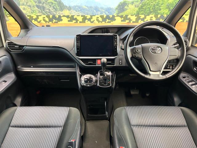 ヴォクシー ＺＳ　煌ＩＩ　禁煙車　ＢＩＧＸ１１インチナビ　両側電動スライドドア　後席モニター　バックカメラ　スマートキー　ＥＴＣ　デュアルエアコン　７人乗り　ＬＥＤヘッド＆フォグ　純正１６インチアルミ　ドラレコ（2枚目）