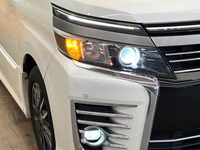 ヴォクシー ＺＳ　煌ＩＩ　禁煙車　ＢＩＧＸ１１インチナビ　両側電動スライドドア　後席モニター　バックカメラ　スマートキー　ＥＴＣ　デュアルエアコン　７人乗り　ＬＥＤヘッド＆フォグ　純正１６インチアルミ　ドラレコ（13枚目）