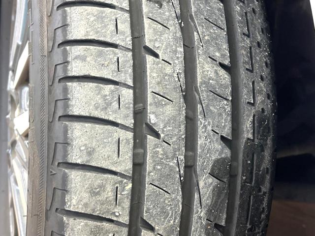 ヴォクシー ＺＳ　煌ＩＩ　禁煙車　ＢＩＧＸ１１インチナビ　両側電動スライドドア　後席モニター　バックカメラ　スマートキー　ＥＴＣ　デュアルエアコン　７人乗り　ＬＥＤヘッド＆フォグ　純正１６インチアルミ　ドラレコ（26枚目）