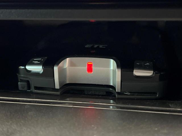 エクストレイル ２０Ｘ　禁煙車　４ＷＤ　純正ＳＤナビ　バックカメラ　レザーシート　純正１７インチアルミ　オートライト　オートエアコン　ＣＤ　地デジ（6枚目）