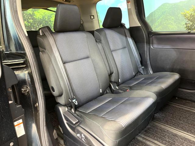 ヴォクシー ＺＳ　煌　禁煙車　ＢＩＧＸ１０型ナビ　両側電動スライドドア　後席モニター　バックカメラ　スマートキー　ＥＴＣ　オートライト　純正ＯＰ１７インチアルミ　７人乗り　ＬＥＤヘッド　Ｂｌｕｅｔｏｏｔｈ（9枚目）