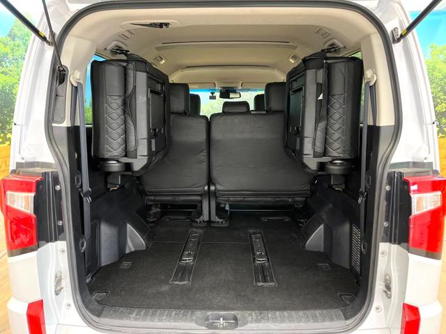 デリカＤ：５ Ｐ　禁煙車　４ＷＤ　ディーゼル（軽油）　ターボ　両側電動ドア　純正１０．１インチナビ　バックカメラ　ｅ－Ａｓｓｉｓｔ　レーダークルーズ　電動リアゲート　レザーシート　パワーシート　ドラレコ　ＬＥＤヘッド（11枚目）