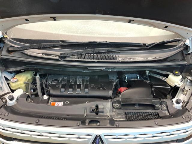 デリカＤ：５ Ｐ　禁煙車　４ＷＤ　ディーゼル（軽油）　ターボ　両側電動ドア　純正１０．１インチナビ　バックカメラ　ｅ－Ａｓｓｉｓｔ　レーダークルーズ　電動リアゲート　レザーシート　パワーシート　ドラレコ　ＬＥＤヘッド（18枚目）