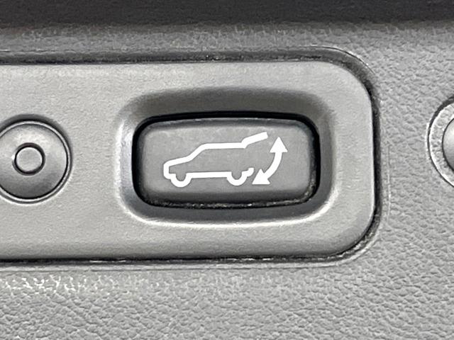 デリカＤ：５ Ｐ　禁煙車　４ＷＤ　ディーゼル（軽油）　ターボ　両側電動ドア　純正１０．１インチナビ　バックカメラ　ｅ－Ａｓｓｉｓｔ　レーダークルーズ　電動リアゲート　レザーシート　パワーシート　ドラレコ　ＬＥＤヘッド（39枚目）