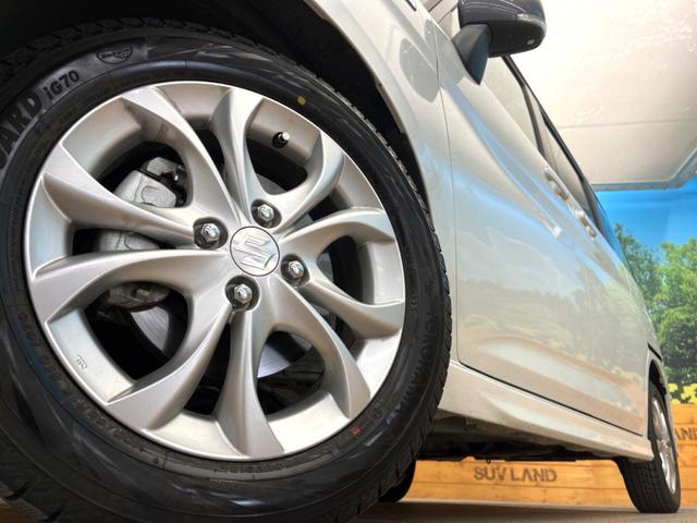 �y�����P�T�C���`�A���~�z�C�[���z�O�ςɃ}�b�`���������A���~�z�C�[���𑕒����Ă���܂��B�e��ЊO�A���~�z�C�[����A�X�^�b�h���X�^�C�����戵�����Ă���܂��B���񂲑��k����������