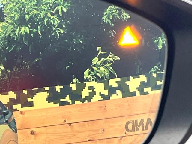 �y�u���C���h�X�|�b�g���j�^�����O�z���s���A�h�A�~���[�̎��p�ɂȂ�₷���ӏ��Ɍ㑱�Ԃ��ڋ߂���ƃT�C�h�~���[�t�߂Ɍx����\���A�h���C�o�[�ɒ��ӊ��N�����Ă���܂��B