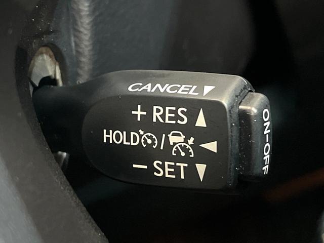 �y���[�_�[�N���[�Y�R���g���[���z�������H�ł̒��������s���y�ɁI�I�����ő��x��ۂN���[�Y�R���g���[�����A�Փˌy���V�X�e���ƘA�g���A�O���̎ԗ������m���ĎԊԂ�ۂ悤�ɑ��x���߂��Ă���܂��I�I