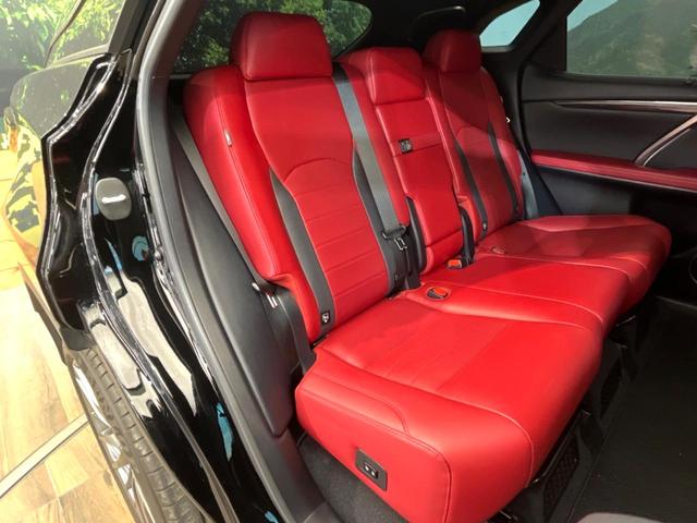 ＲＸ ＲＸ４５０ｈ　Ｆスポーツ　禁煙車　サンルーフ　１２．３インチナビ　マークレビンソンサウンドシステム　ブラインドスポットモニター　電動リアゲート　シートヒーター　全周囲カメラ　純正２０インチアルミ　ＬＥＤヘッド　ＥＴＣ（9枚目）