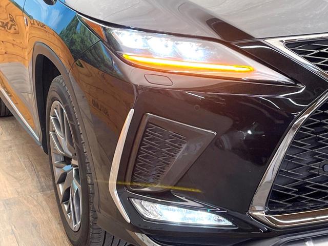 ＲＸ ＲＸ４５０ｈ　Ｆスポーツ　禁煙車　サンルーフ　１２．３インチナビ　マークレビンソンサウンドシステム　ブラインドスポットモニター　電動リアゲート　シートヒーター　全周囲カメラ　純正２０インチアルミ　ＬＥＤヘッド　ＥＴＣ（12枚目）