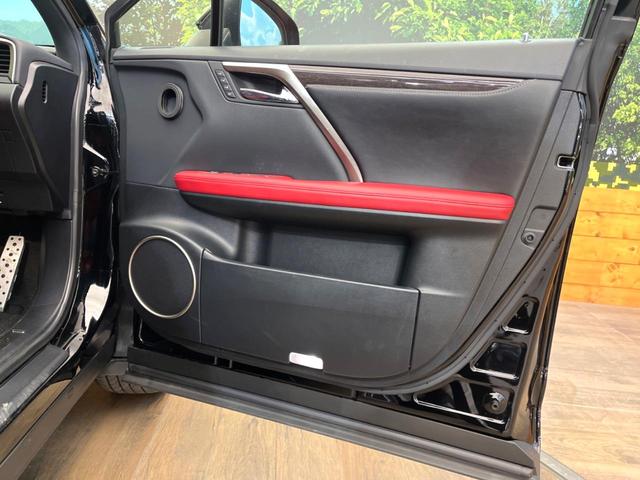 ＲＸ ＲＸ４５０ｈ　Ｆスポーツ　禁煙車　サンルーフ　１２．３インチナビ　マークレビンソンサウンドシステム　ブラインドスポットモニター　電動リアゲート　シートヒーター　全周囲カメラ　純正２０インチアルミ　ＬＥＤヘッド　ＥＴＣ（33枚目）