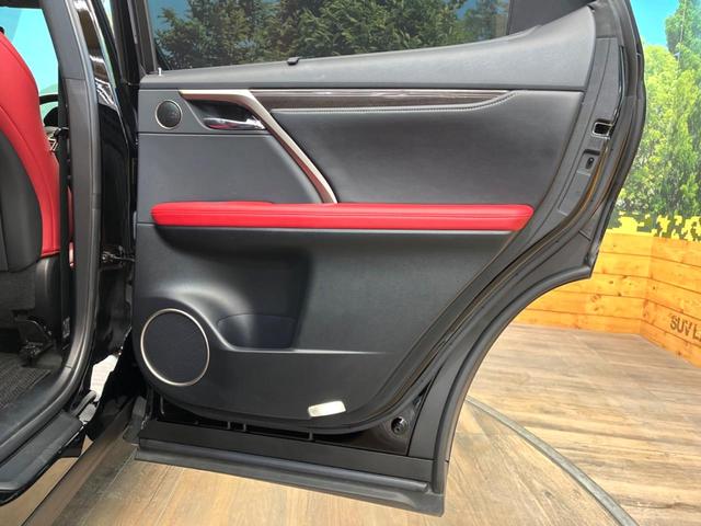ＲＸ ＲＸ４５０ｈ　Ｆスポーツ　禁煙車　サンルーフ　１２．３インチナビ　マークレビンソンサウンドシステム　ブラインドスポットモニター　電動リアゲート　シートヒーター　全周囲カメラ　純正２０インチアルミ　ＬＥＤヘッド　ＥＴＣ（35枚目）