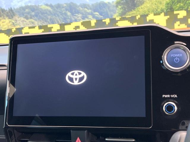 ヴォクシー ハイブリッドＳ－Ｚ　禁煙車　後席モニター　純正１０．５インチナビ　両側電動ドア　バックカメラ　トヨタセーフティ　レーダークルーズ　ハーフレザーシート　コーナーセンサー　ＬＥＤヘッド　ＥＴＣ２．０　オートハイビーム（3枚目）