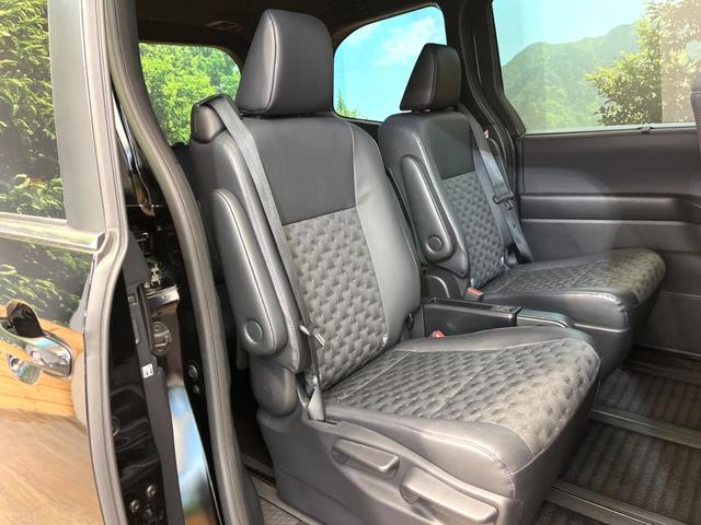 ヴォクシー ハイブリッドＳ－Ｚ　禁煙車　後席モニター　純正１０．５インチナビ　両側電動ドア　バックカメラ　トヨタセーフティ　レーダークルーズ　ハーフレザーシート　コーナーセンサー　ＬＥＤヘッド　ＥＴＣ２．０　オートハイビーム（9枚目）