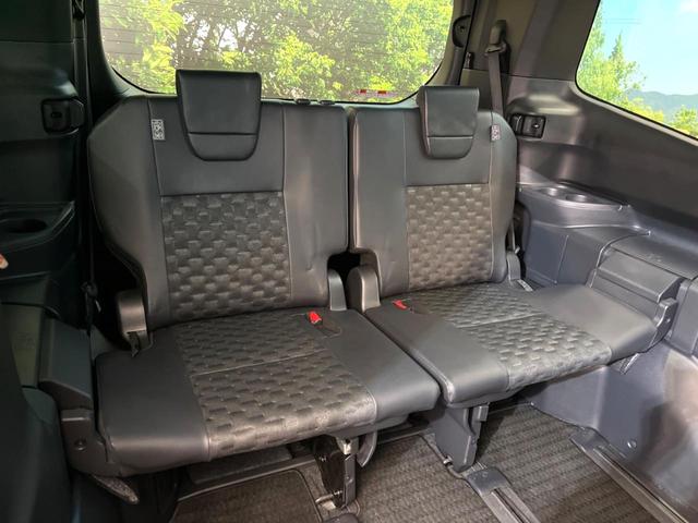 ヴォクシー ハイブリッドＳ－Ｚ　禁煙車　後席モニター　純正１０．５インチナビ　両側電動ドア　バックカメラ　トヨタセーフティ　レーダークルーズ　ハーフレザーシート　コーナーセンサー　ＬＥＤヘッド　ＥＴＣ２．０　オートハイビーム（10枚目）