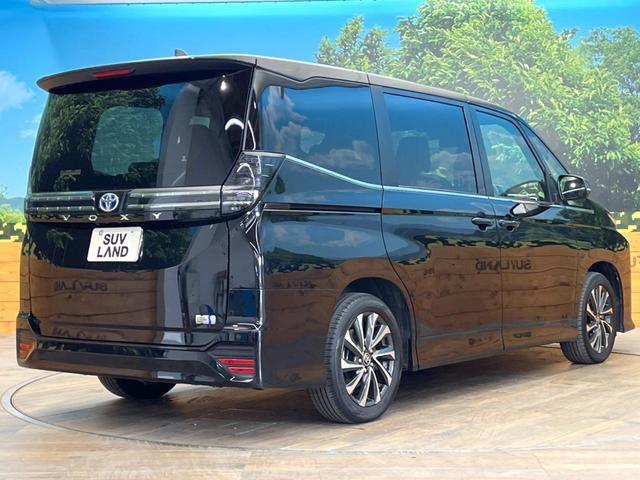 ヴォクシー ハイブリッドＳ－Ｚ　禁煙車　後席モニター　純正１０．５インチナビ　両側電動ドア　バックカメラ　トヨタセーフティ　レーダークルーズ　ハーフレザーシート　コーナーセンサー　ＬＥＤヘッド　ＥＴＣ２．０　オートハイビーム（17枚目）