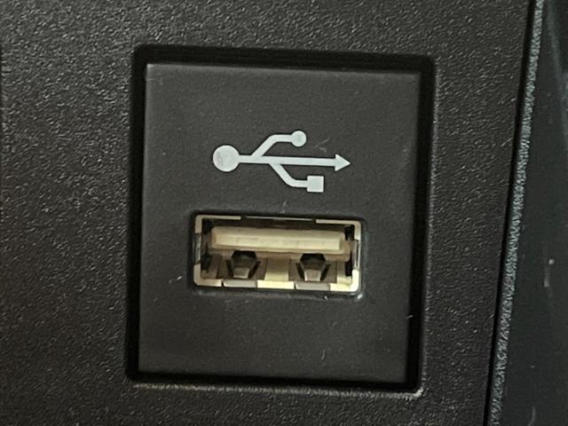 ヴォクシー ハイブリッドＳ－Ｚ　禁煙車　後席モニター　純正１０．５インチナビ　両側電動ドア　バックカメラ　トヨタセーフティ　レーダークルーズ　ハーフレザーシート　コーナーセンサー　ＬＥＤヘッド　ＥＴＣ２．０　オートハイビーム（62枚目）