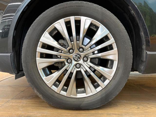 ハリアー Ｚ　レザーパッケージ　禁煙車　１２．３インチディスプレイオーディオ　全周囲カメラ　ＪＢＬサウンドシステム　レーダークルーズ　ブラインドスポットモニター　シートベンチレーション　純正１９インチアルミ　ＬＥＤヘッド（24枚目）