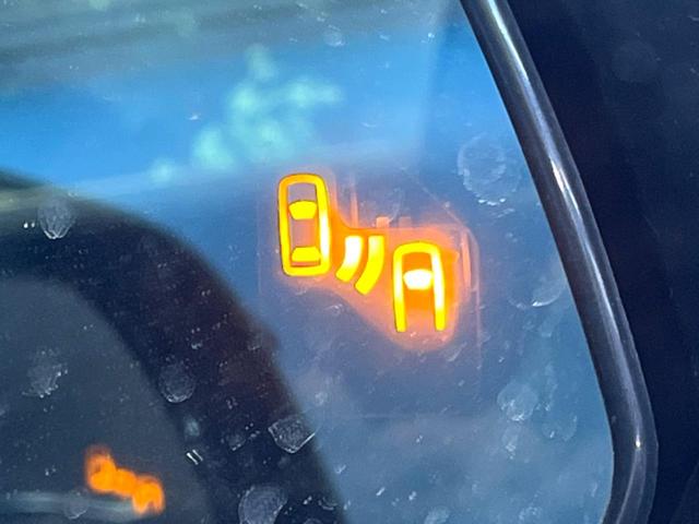 ハリアー Ｚ　レザーパッケージ　禁煙車　１２．３インチディスプレイオーディオ　全周囲カメラ　ＪＢＬサウンドシステム　レーダークルーズ　ブラインドスポットモニター　シートベンチレーション　純正１９インチアルミ　ＬＥＤヘッド（30枚目）