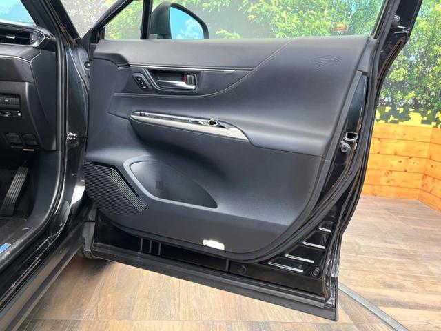 ハリアー Ｚ　レザーパッケージ　禁煙車　１２．３インチディスプレイオーディオ　全周囲カメラ　ＪＢＬサウンドシステム　レーダークルーズ　ブラインドスポットモニター　シートベンチレーション　純正１９インチアルミ　ＬＥＤヘッド（32枚目）