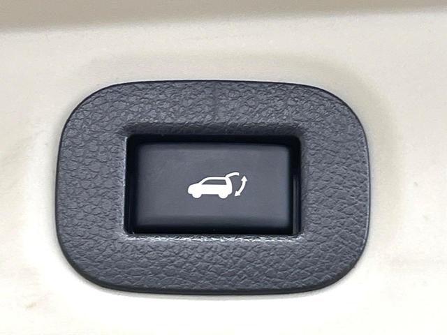 エクストレイル ２０Ｘｉ　禁煙車　純正９インチナビ　全周囲カメラ　衝突軽減　プロパイロット　パワーバックドア　純正１８インチアルミ　４ＷＤ　シートヒーター　スマートキー　電動パーキングブレーキ　ＬＥＤヘッドライト（7枚目）