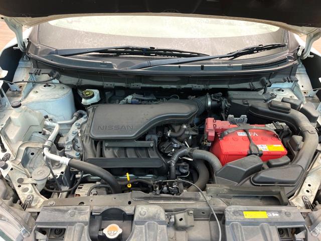 エクストレイル ２０Ｘｉ　禁煙車　純正９インチナビ　全周囲カメラ　衝突軽減　プロパイロット　パワーバックドア　純正１８インチアルミ　４ＷＤ　シートヒーター　スマートキー　電動パーキングブレーキ　ＬＥＤヘッドライト（18枚目）