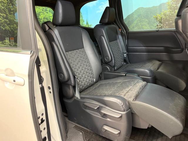 ヴォクシー Ｓ－Ｚ　禁煙車　１０．５インチディスプレイオーディオ　快適利便ＰＫＧ　モデリスタフロントグリル　両側電動スライドドア　パワーバックドア　ＬＥＤヘッド　ＥＴＣ　純正１７インチアルミ　オットマン（9枚目）