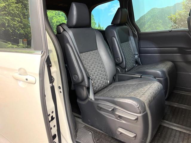 ヴォクシー Ｓ－Ｚ　禁煙車　１０．５インチディスプレイオーディオ　快適利便ＰＫＧ　モデリスタフロントグリル　両側電動スライドドア　パワーバックドア　ＬＥＤヘッド　ＥＴＣ　純正１７インチアルミ　オットマン（37枚目）