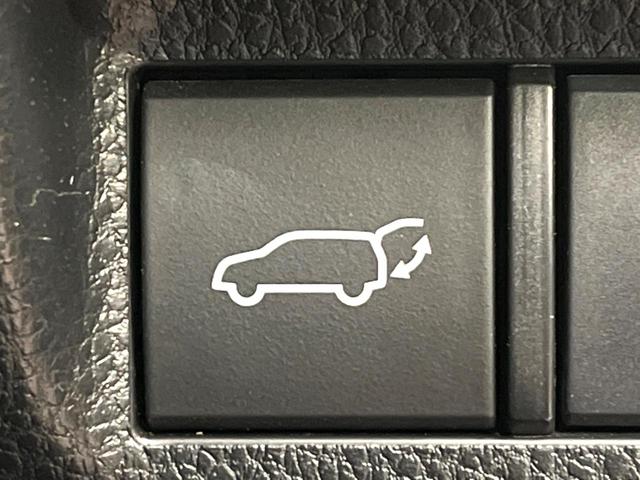 ＲＡＶ４ Ｇ　純正９インチナビ　禁煙車　４ＷＤ　パワーバックドア　シートヒーター　ＥＴＣ　ステアリングヒーター　ブラインドスポットモニター　セーフティセンス　ＬＥＤヘッド＆フォグ（7枚目）