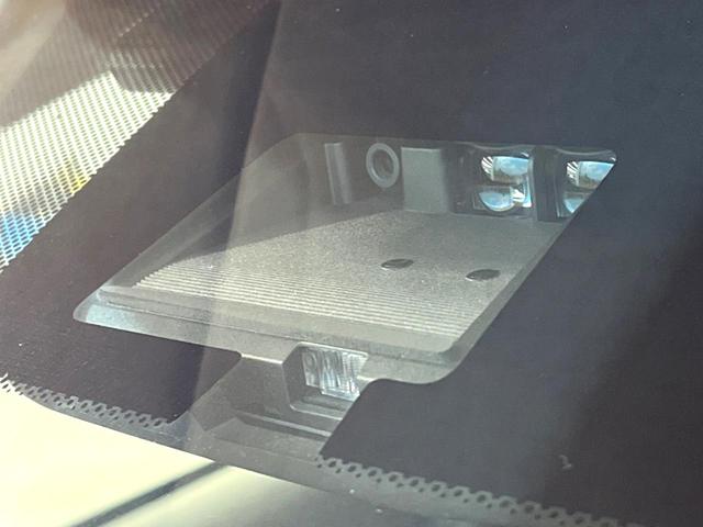 �y�O�H��-�`�����������z���s���ɑO���̎ԗ�����F�����A�Փ˂������Ȏ��͌x��ƃu���[�L�ŏՓˉ���Ɣ�Q�y�����A�V�X�g�B�����S�Ƀh���C�u�����y���݂��������܂��B