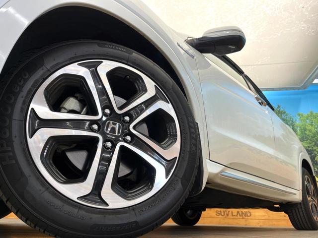 【純正１７インチアルミホイール】外観にマッチした純正アルミホイールを装着しております。各種社外アルミホイールや、スタッドレスタイヤも取扱いしております。是非ご相談ください♪