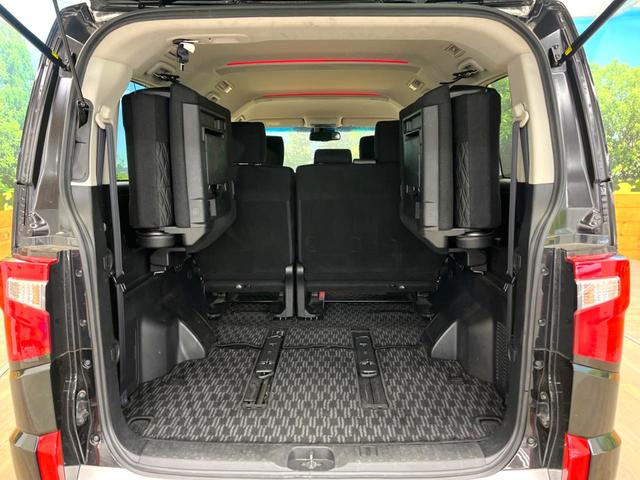 ���i�̂���������ʋ΁A���}���ɏ\���ȉ׎��X�y�[�X���m�ۂ��Ă���܂��B�Z�J���h�V�[�g��|���ƁA�傫�ȉו��̐ύڂ��\�ł���