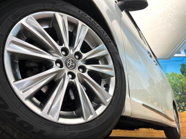 �y�����P�W�C���`�A���~�z�C�[���z�O�ςɃ}�b�`���������A���~�z�C�[���𑕒����Ă���܂��B�e��ЊO�A���~�z�C�[����A�X�^�b�h���X�^�C�����戵�����Ă���܂��B���񂲑��k����������